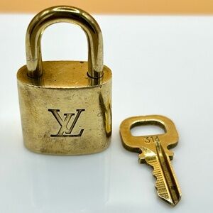 Louis Vuitton Lock & Key 314